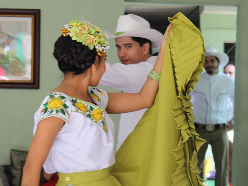 traditional costumes and dancers in Masaya Nicaragua